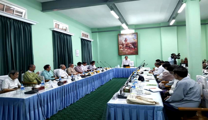 ပြန်ကြားရေးဝန်ကြီးဌာန၊ ပြည်ထောင်စုဝန်ကြီးက အမျိုးသားစာပေဆု စိစစ်ရွေးချယ်ရေး ကော်မတီနှင့် စာပေဗိမာန်စာမူဆု စိစစ်ရွေးချယ်ရေးအဖွဲ့တို့မှ စာပေပညာရှင်များကို ဉာဏ်ပူဇော်ခများ ချီးမြှင့်ခြင်း အခမ်းအနားကျင်းပ